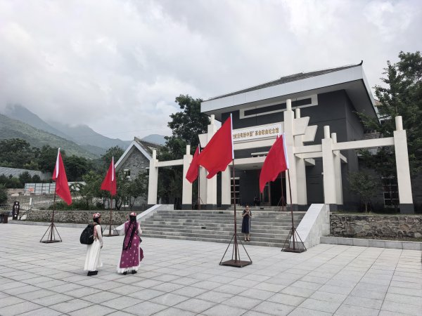 龙坤投资 “没有共产党就没有新中国”革命歌曲纪念馆今起恢复开放