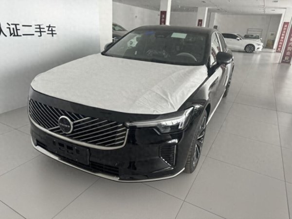 汇金财富 探店新款沃尔沃S90，新前脸超有辨识度，内饰设计有妥协？